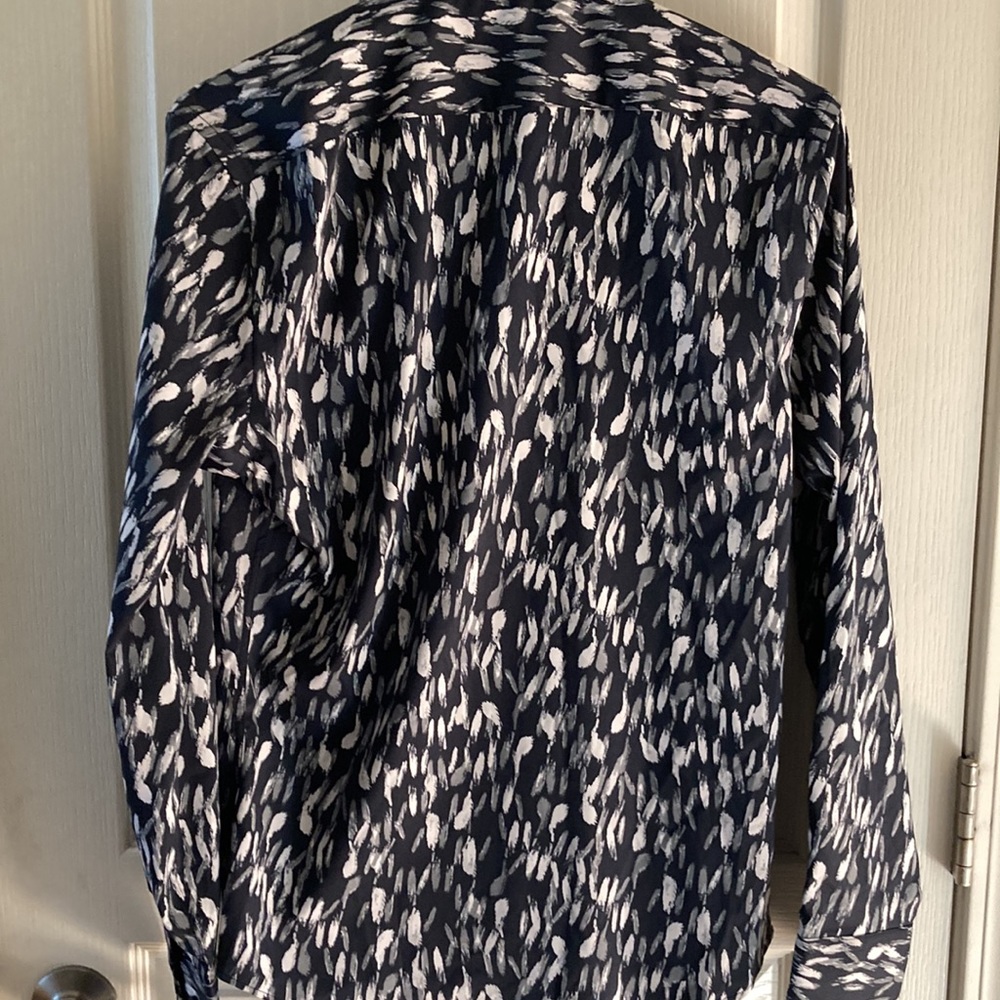 New Express Performance Button-up with White and Grey Print - Picture 3 of 3